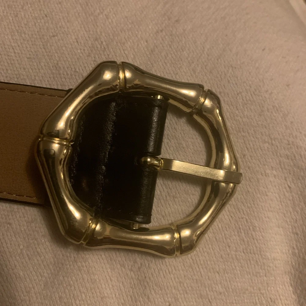 ✨⚡️💥Talbots Women Belt Size S Black Leather Exterior Gold Bamboo Buckle - Picture 7 of 11